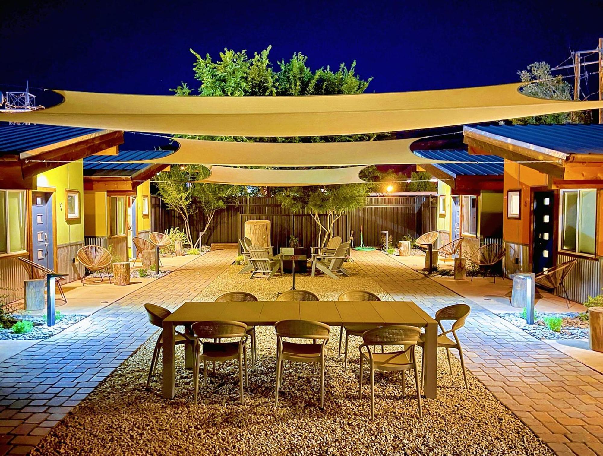 Downtown Kokopelli West 8 - Newly Remodeled Stylish Studio モアブ エクステリア 写真